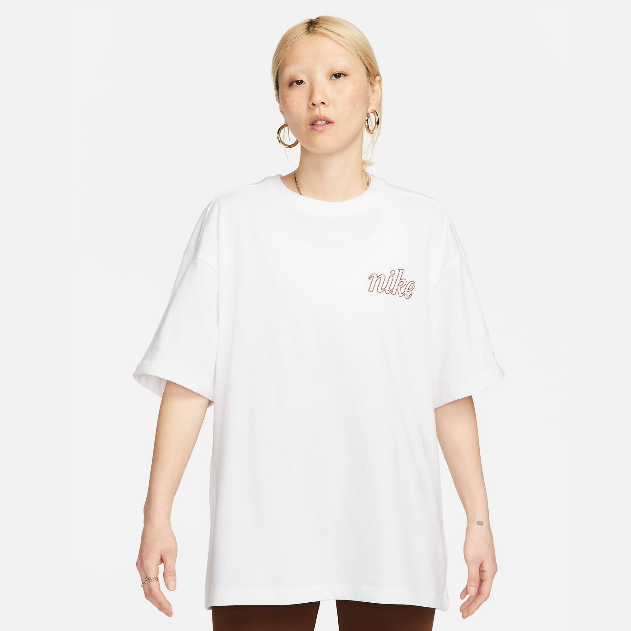 Áo Phông - Áo thun Thể Thao Nữ NIKE As W Nsw Ss Os Tee Bear FQ6010-100