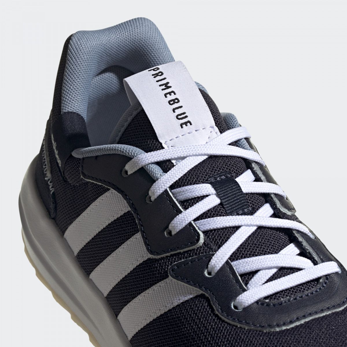 Giày Chạy Nữ Adidas Retrorun FW9545