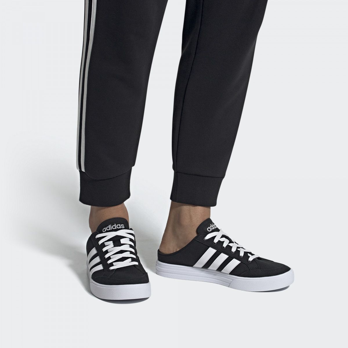 Giày Lướt Ván Nam Adidas Vs Set Mule FX4850