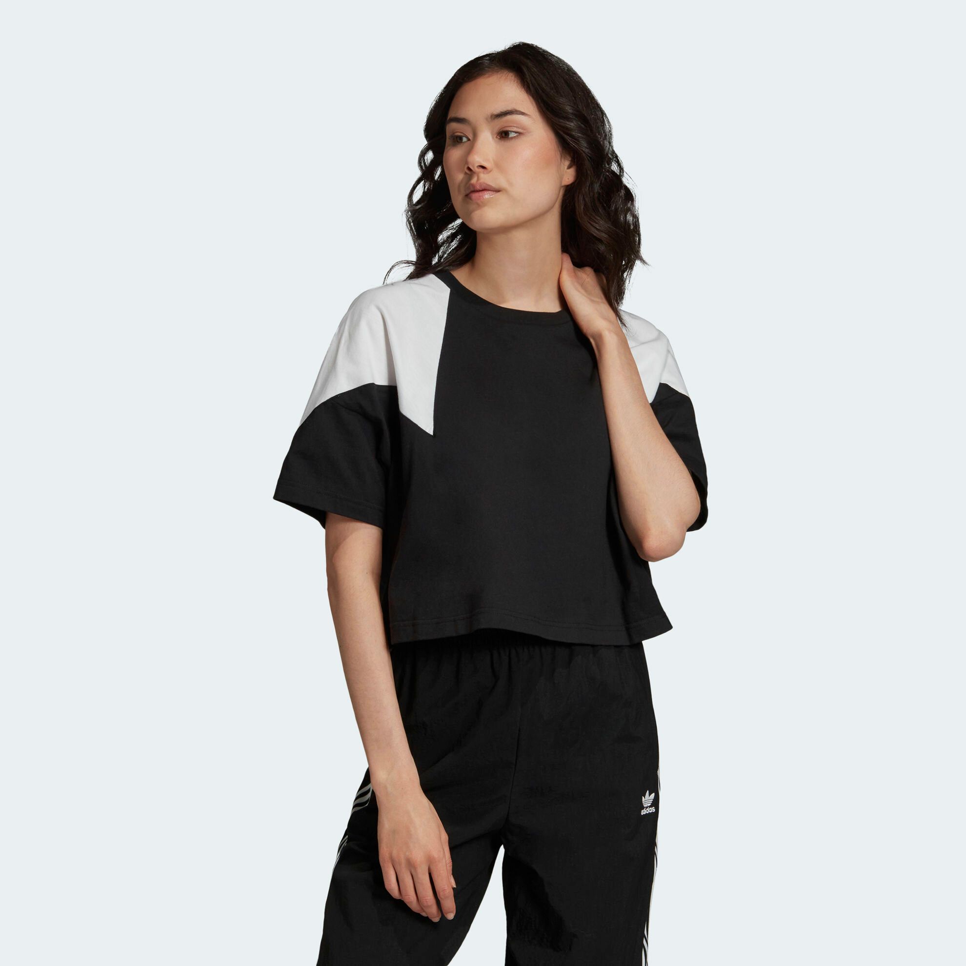 Áo Phông - Áo thun Originals Nữ Adidas Lrg Logo Tee GD2389