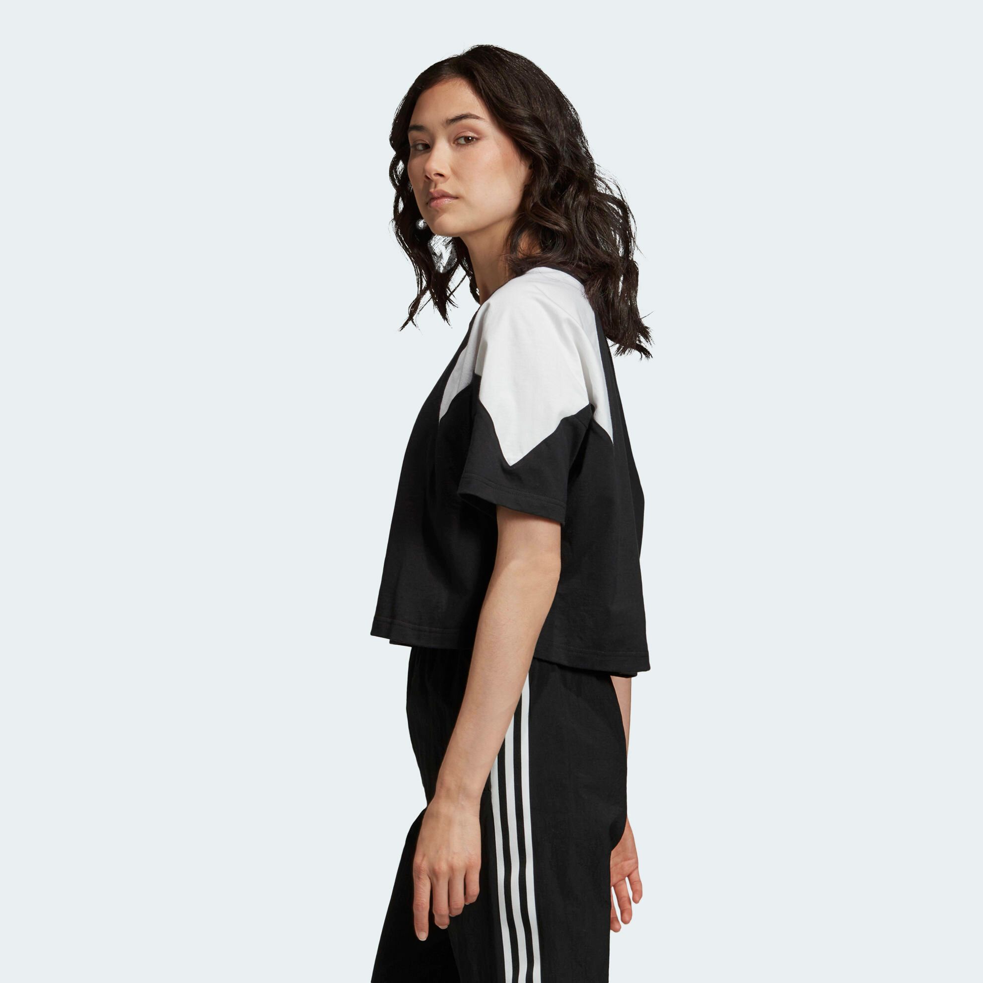 Áo Phông - Áo thun Originals Nữ Adidas Lrg Logo Tee GD2389