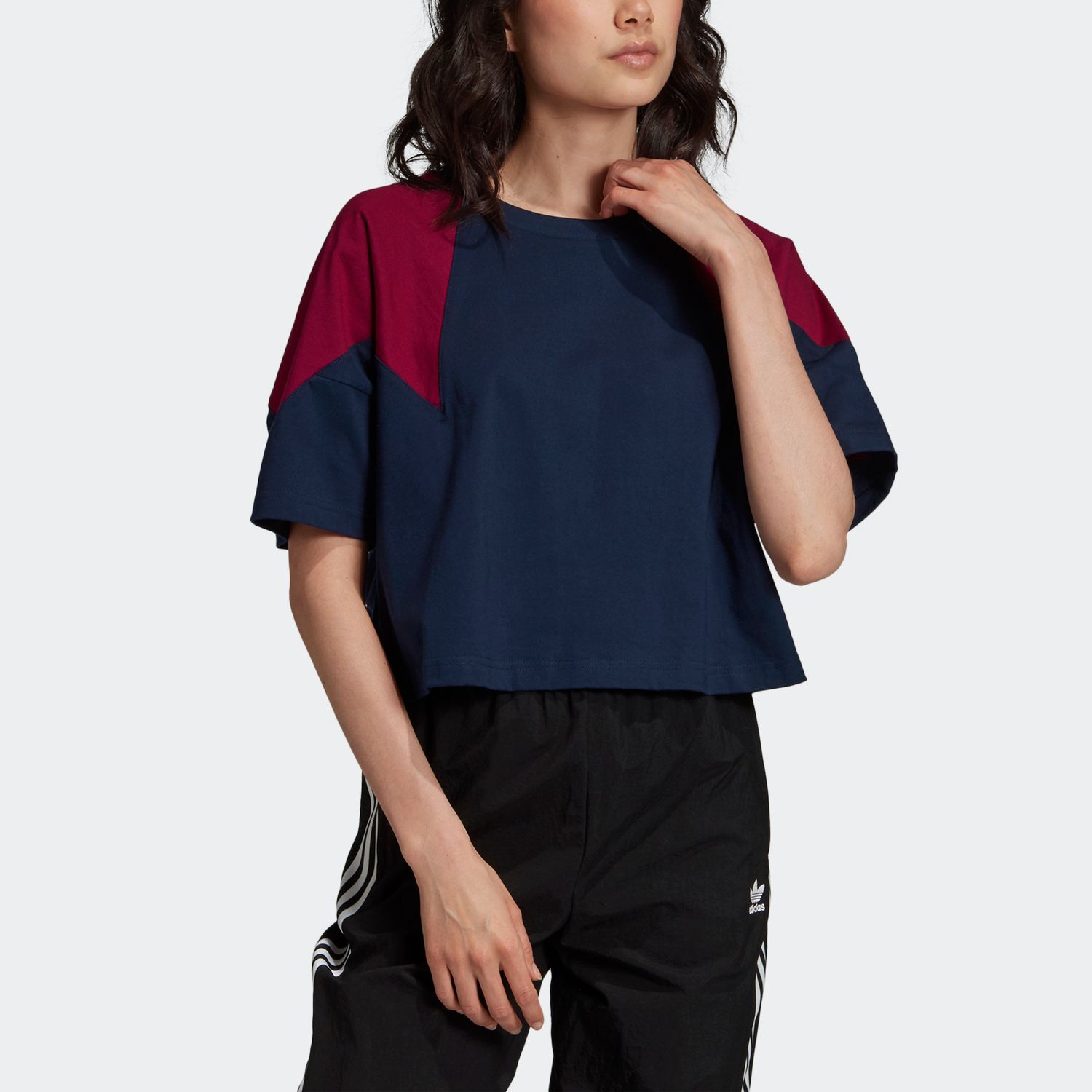 Áo Phông - Áo thun Originals Nữ Adidas Lrg Logo Tee GD2393