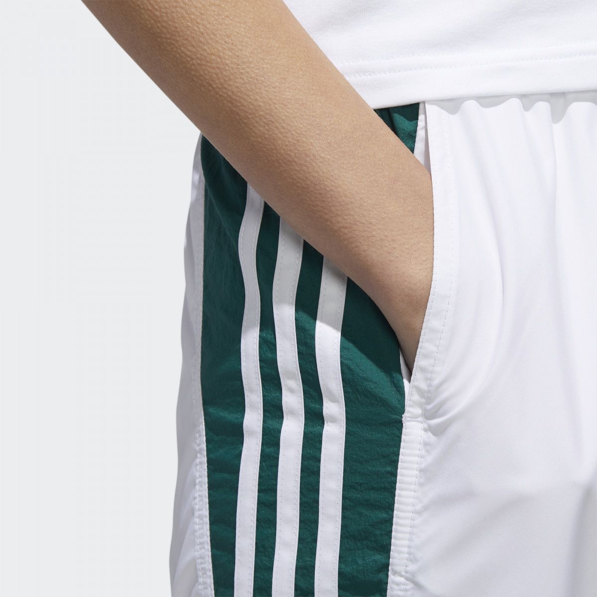 Quần Dài Thể Thao Nữ Adidas W Ss Wvn Tp GJ5356