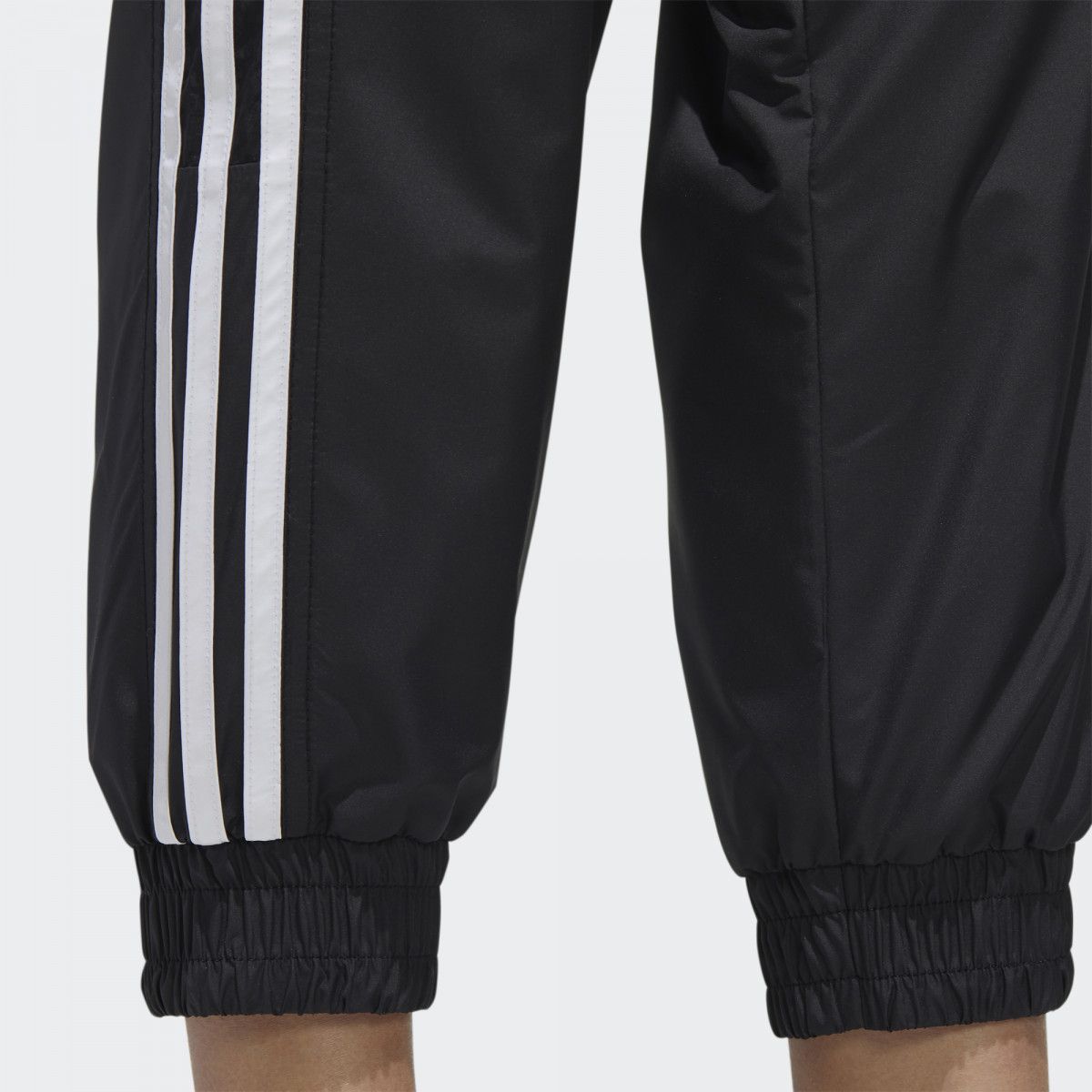 Quần Dài Thể Thao Nữ Adidas W Ss Wvn Tp GJ5360