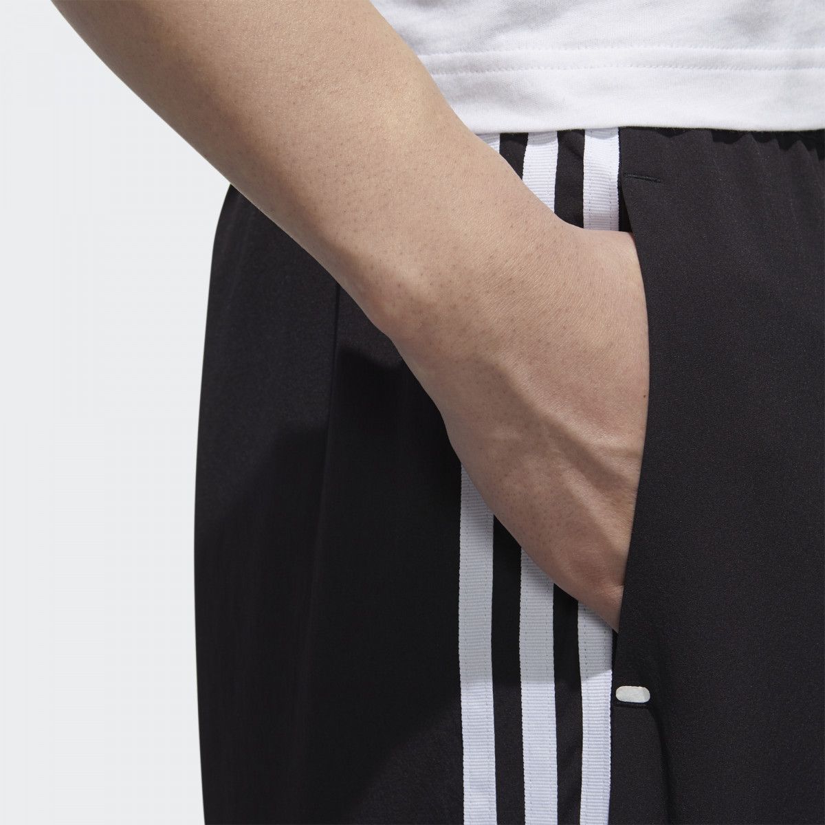 Quần Dài Thể Thao Nam Adidas M Esntl 3S Wvtp GJ8898