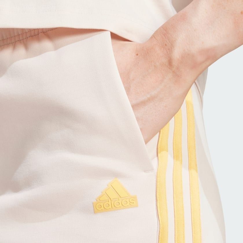 Quần Đùi Thể Thao Nữ ADIDAS W Fi 3S Short IS3675