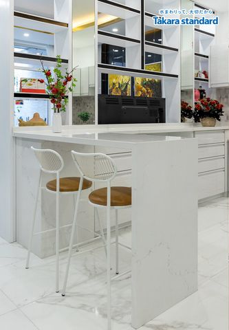 Hệ Tủ Bếp Cao Cấp Treasia Chữ L Màu Trắng Vân Gỗ (VBW) - Nhà Phố Q. Phú Nhuận