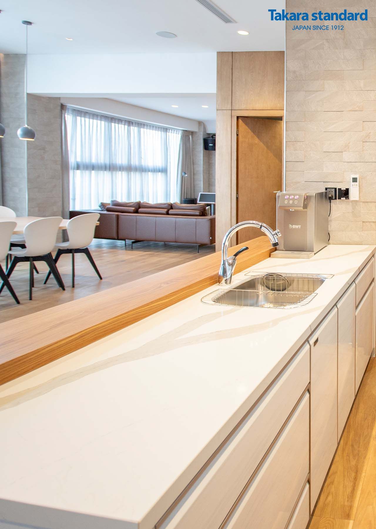 Penthouse Riverpark Premier Phú Mỹ Hưng Quận 7 - Hệ Tủ Bếp Thép Tráng Men Kính Cao Cấp LEMURE Màu LXW