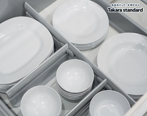 Hệ Tủ Bếp Nhật Bản Cao Cấp Treasia Chữ L Màu VTW - Nhà phố Bình Chánh
