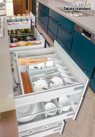 Hệ Tủ Bếp Nhật Bản Cao Cấp Treasia Chữ I Màu VSJ - Showroom Nguyễn Cơ Thạch