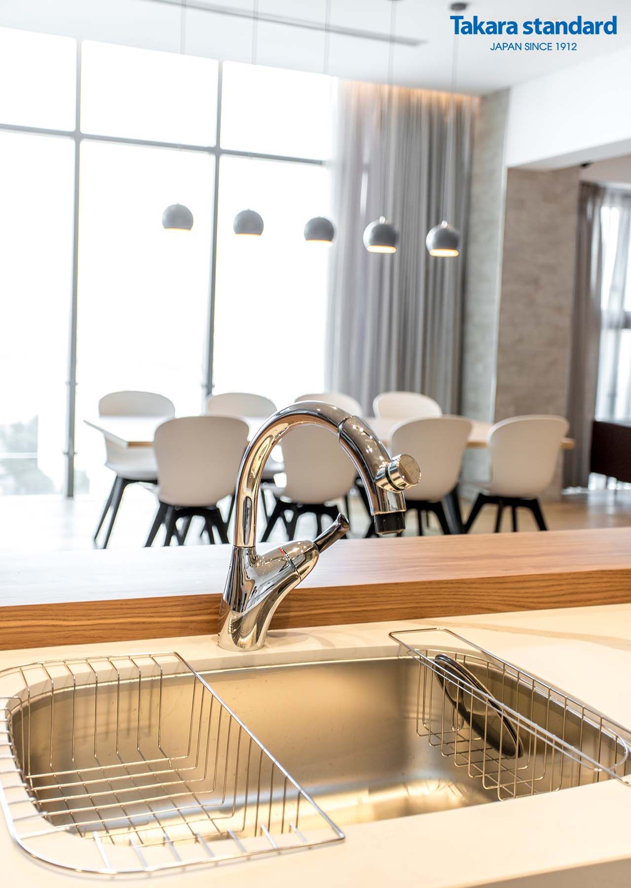 Penthouse Riverpark Premier Phú Mỹ Hưng Quận 7 - Hệ Tủ Bếp Thép Tráng Men Kính Cao Cấp LEMURE Màu LXW