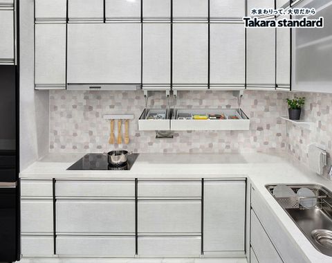 Hệ Tủ Bếp Nhật Bản Cao Cấp Treasia Chữ L Màu VTW - Nhà phố Bình Chánh