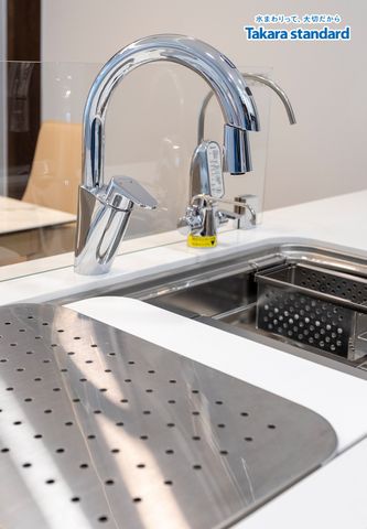 Hệ Tủ Bếp Treasia Cao Cấp Màu VWW - Căn Hộ Midtown Phú Mỹ Hưng Q7