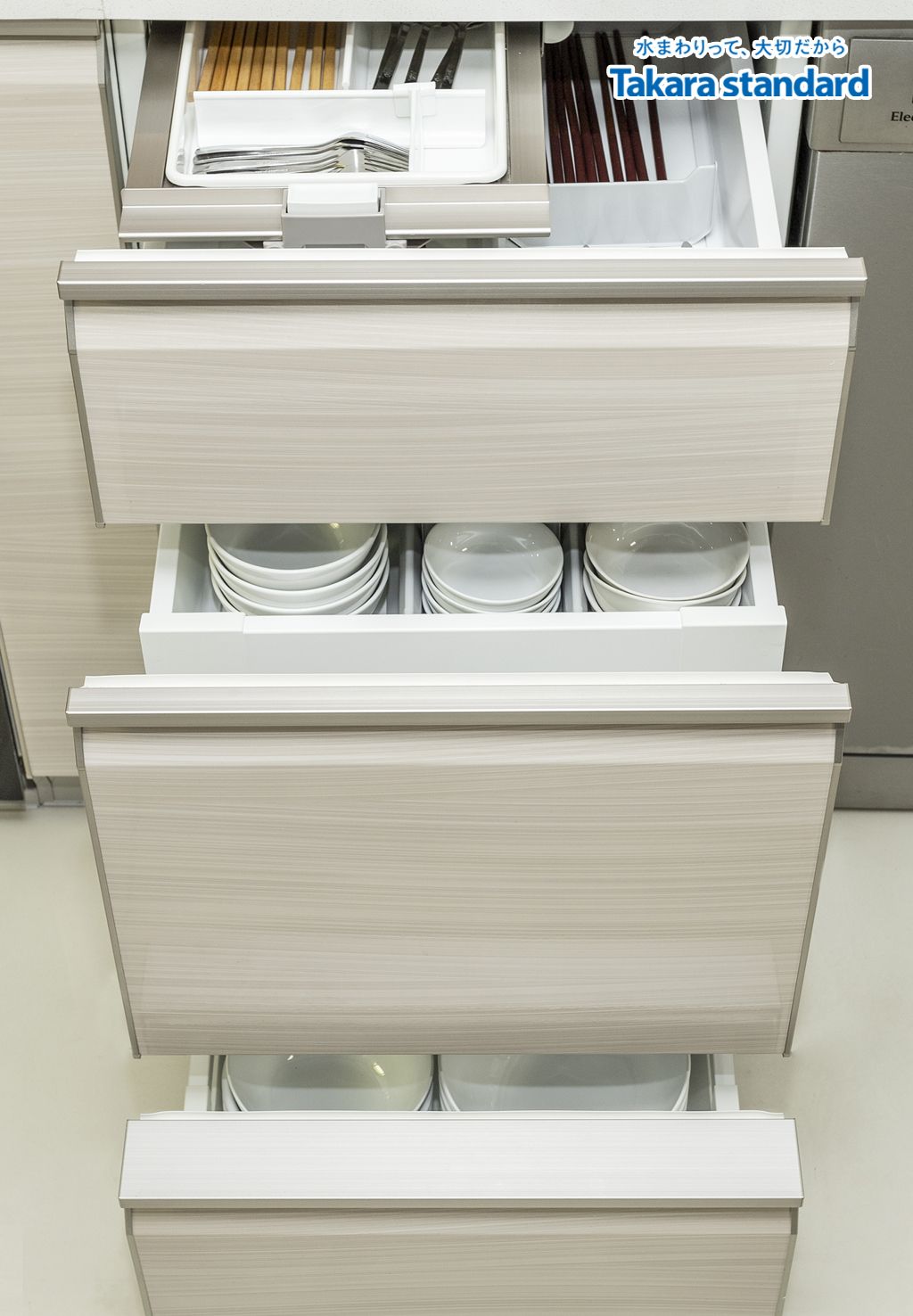 Hệ Tủ Bếp Lemure Cao Cấp Màu LHI - Căn hộ Duplex Phú Hoàng Anh