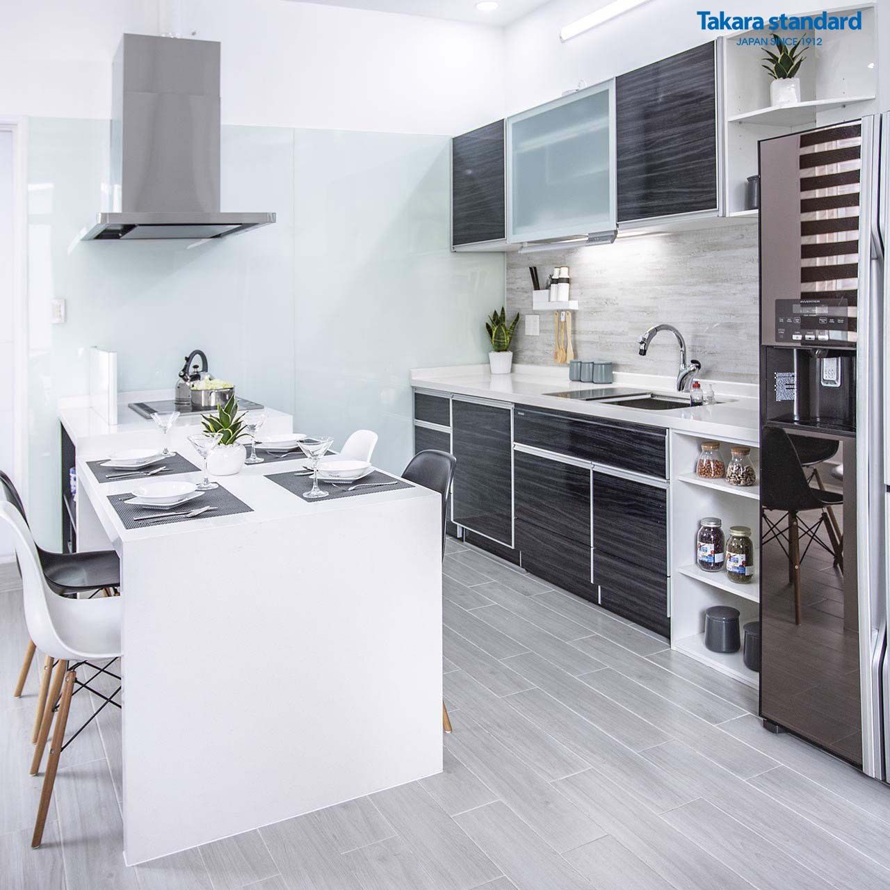Nhà Phố Nguyễn Kiệm Quận Phú Nhuận - Hệ Tủ Bếp EMAGE Màu VWQ