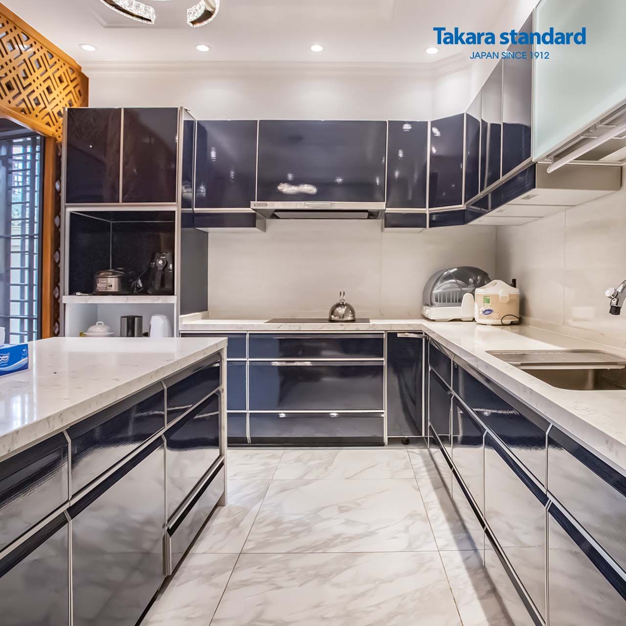 Biệt thự Lakeview Quận 2 - Tủ Bếp Thép Tráng Men Kính Cao Cấp LEMURE màu LUN (Vân gốm xanh Nhật)