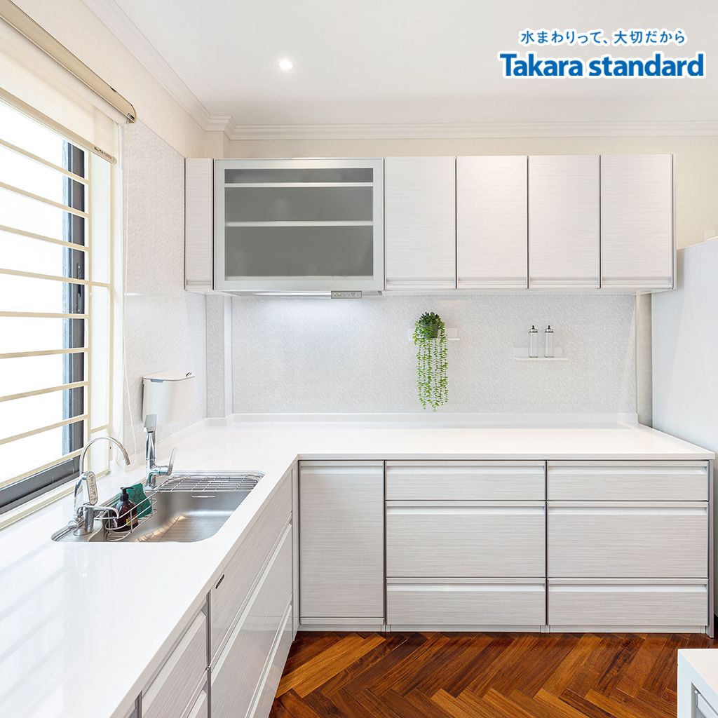 Hệ Tủ Bếp Nhật Bản Treasia Chữ L Cao Cấp - Nhà Phố Quận 10