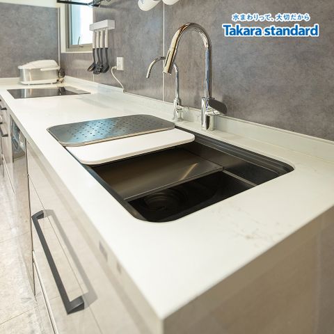 Hệ Tủ Bếp Chữ I Dòng Treasia Cao Cấp Màu VTW - Căn Hộ Riviera Point Q.7