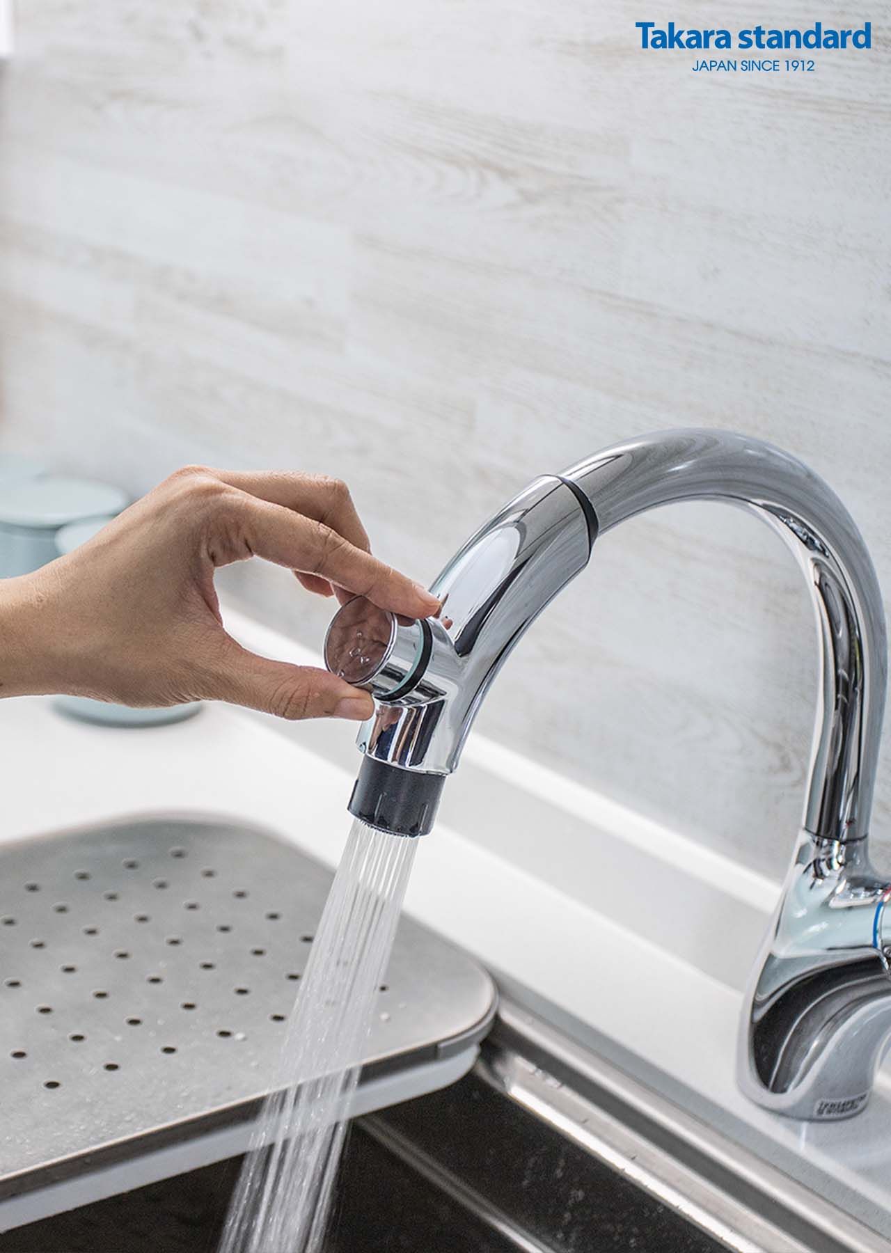 Nhà Phố Nguyễn Kiệm Quận Phú Nhuận - Hệ Tủ Bếp EMAGE Màu VWQ