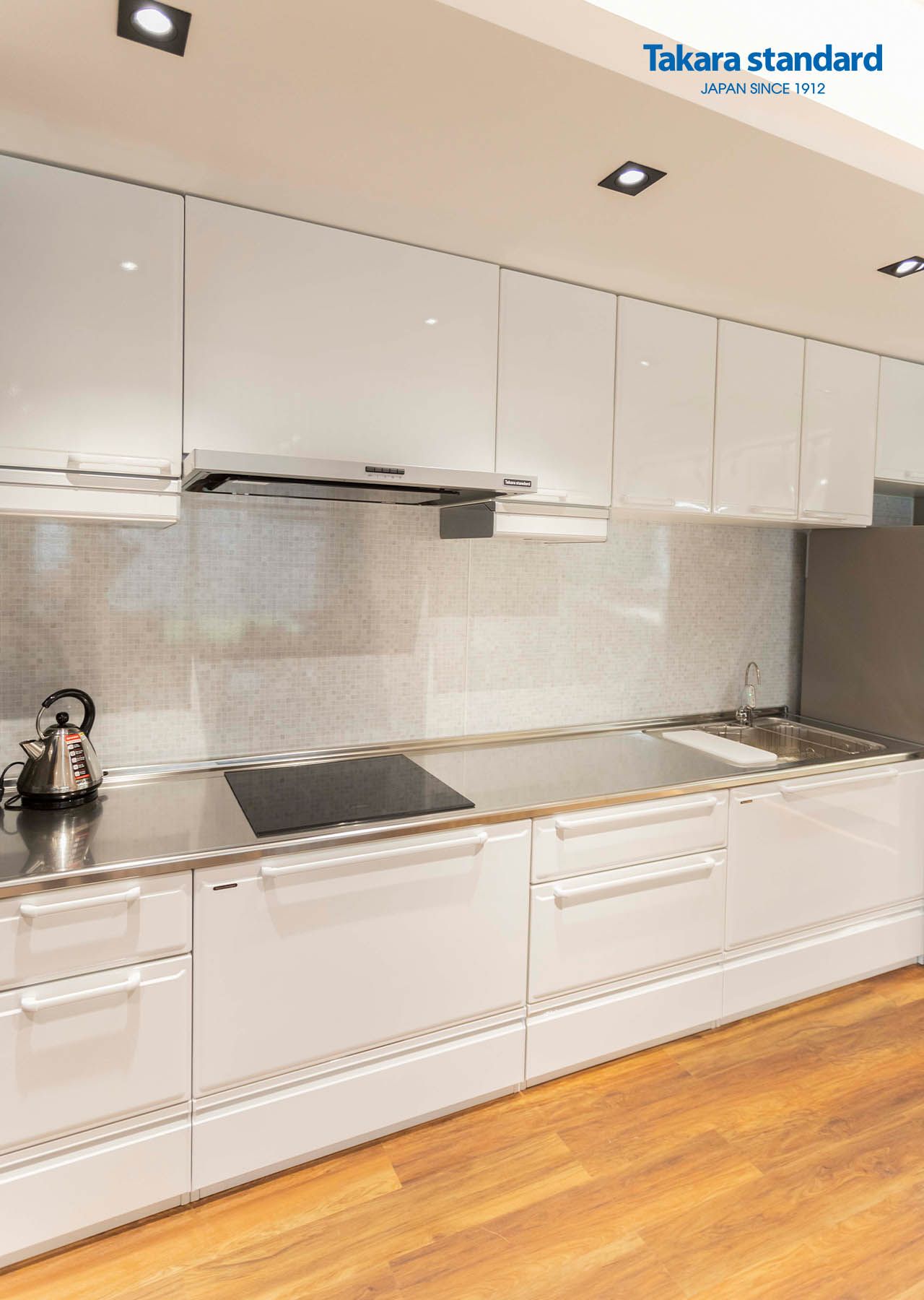 Hệ Tủ Bếp Edel Chữ I Màu ESW - Showroom Điện Biên Phủ