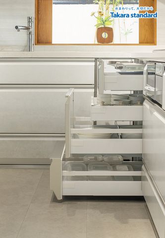 Hệ Tủ Bếp Lemure Chữ L Cao Cấp Chuyển Sắc - Showroom Q.2