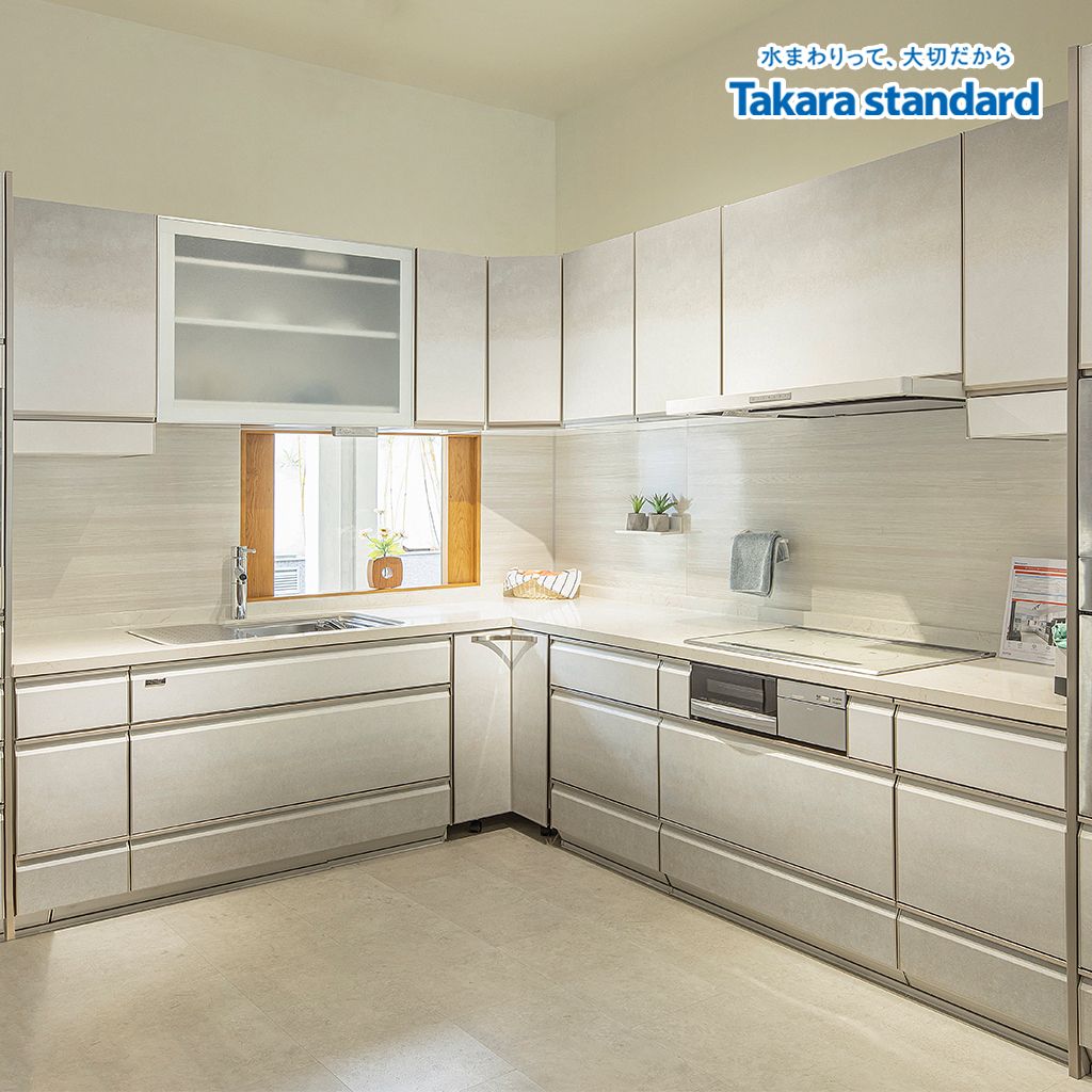Hệ Tủ Bếp Lemure Chữ L Cao Cấp Chuyển Sắc - Showroom Q.2