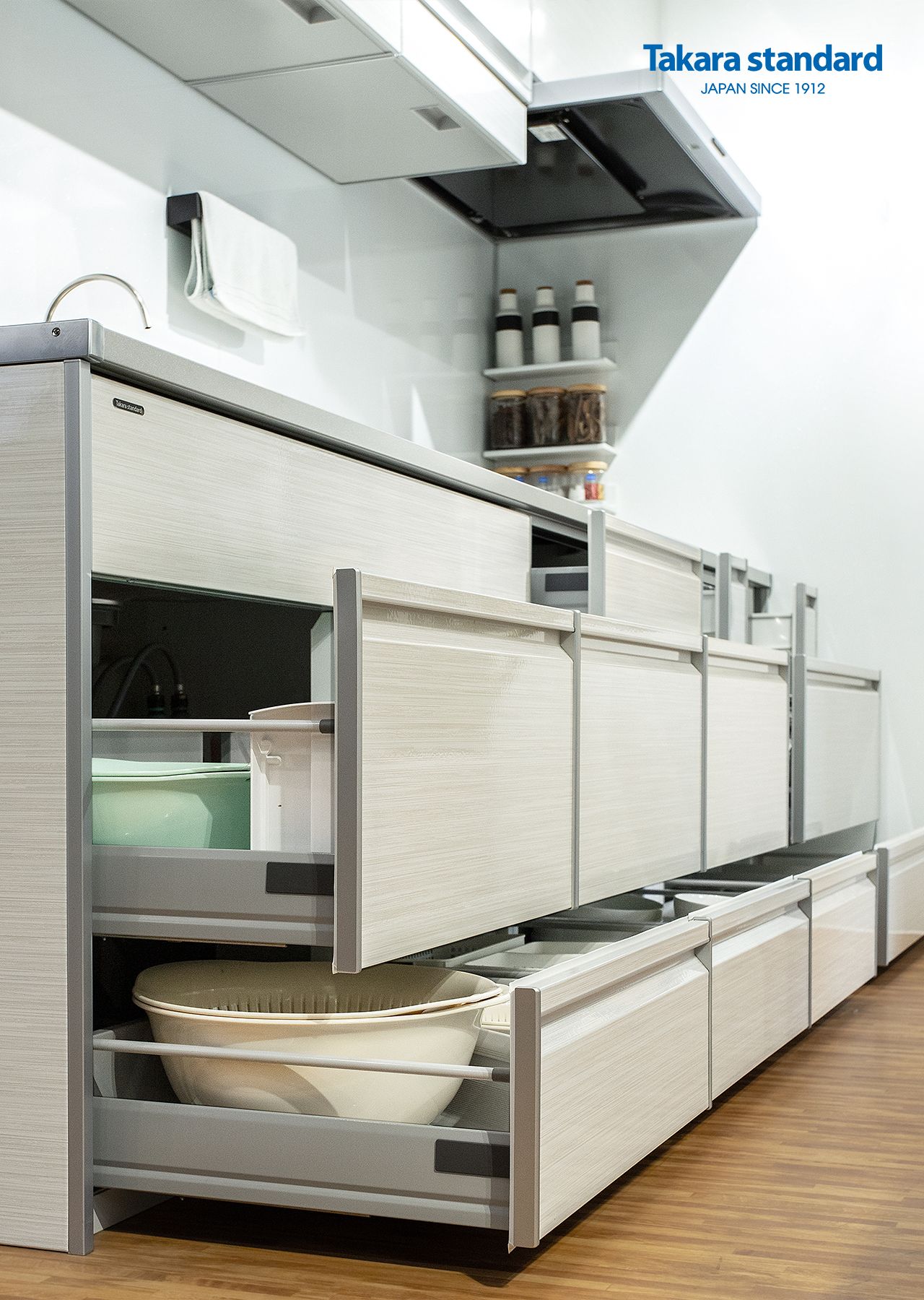 Hệ Tủ Bếp Treasia Chữ I Màu VBW - Showroom Takara standard