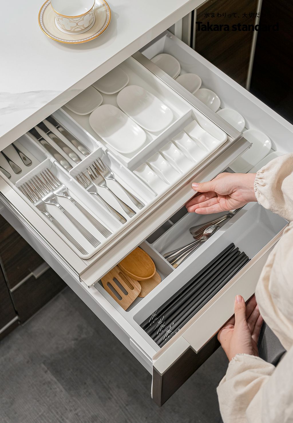 Hệ Tủ Bếp Nhật Bản Cao Cấp Lemure Chữ L Màu LGB - Biệt Thự Quận 7
