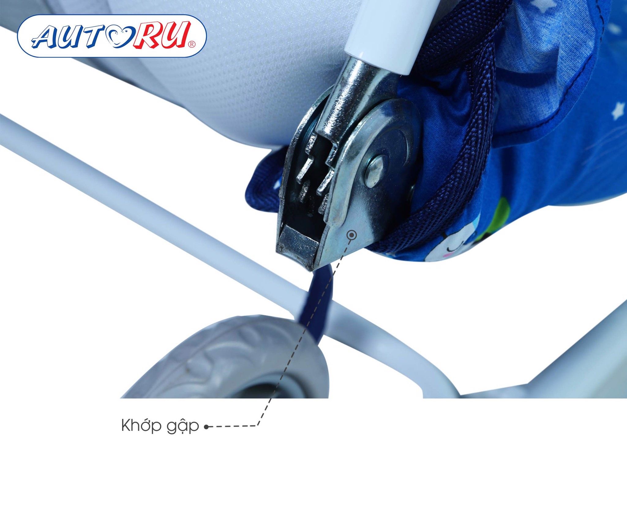 Ghế gập ăn bột + xem tivi cho bé