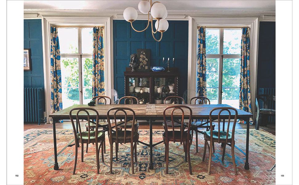 At Home with Designers and Tastemakers : Creating Beautiful and Personal Interiors