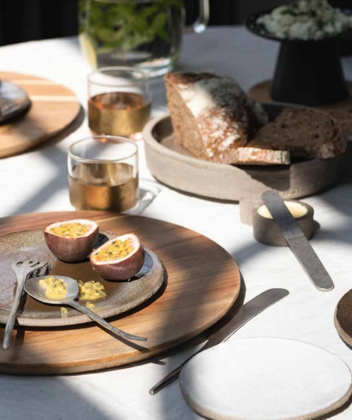 TABLE STORIES - TABLES FOR ALL OCCASIONS_Carolina Amell_9789401469180_Lannoo