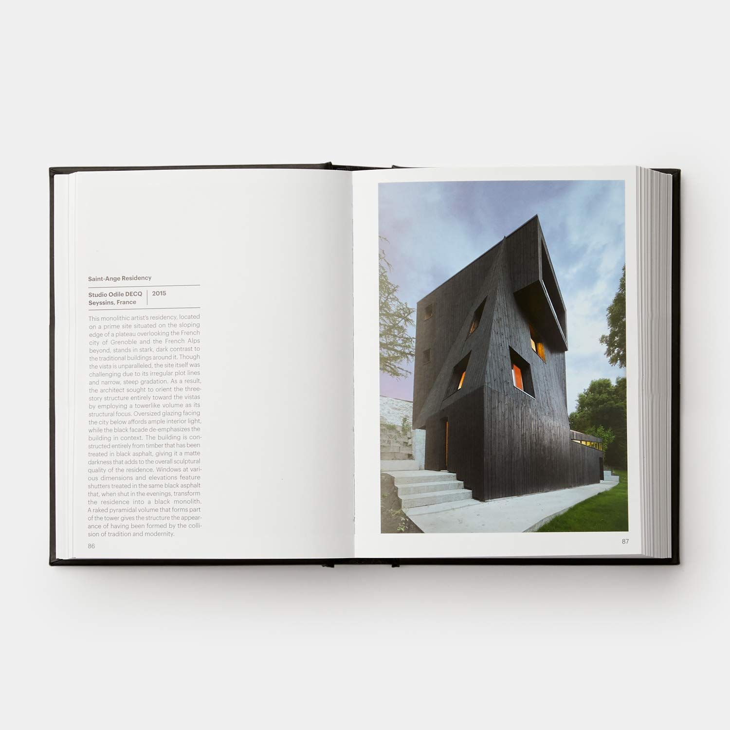 Black: Architecture in Monochrome_Stella Paul_9781838660697_Phaidon