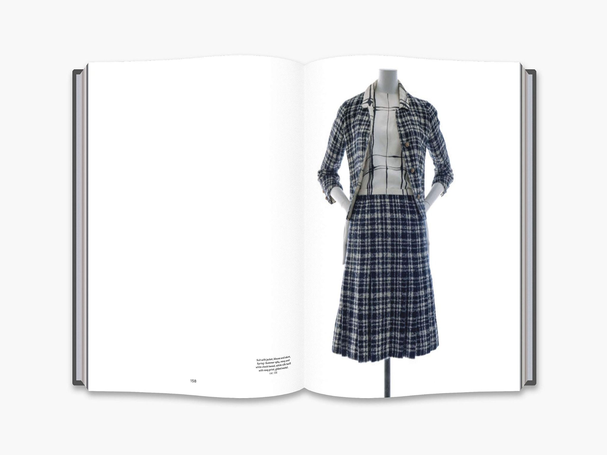  Gabrielle Chanel Fashion Manifesto_Arzalluz Miren/Saill_9780500023464_Thames & Hudson 