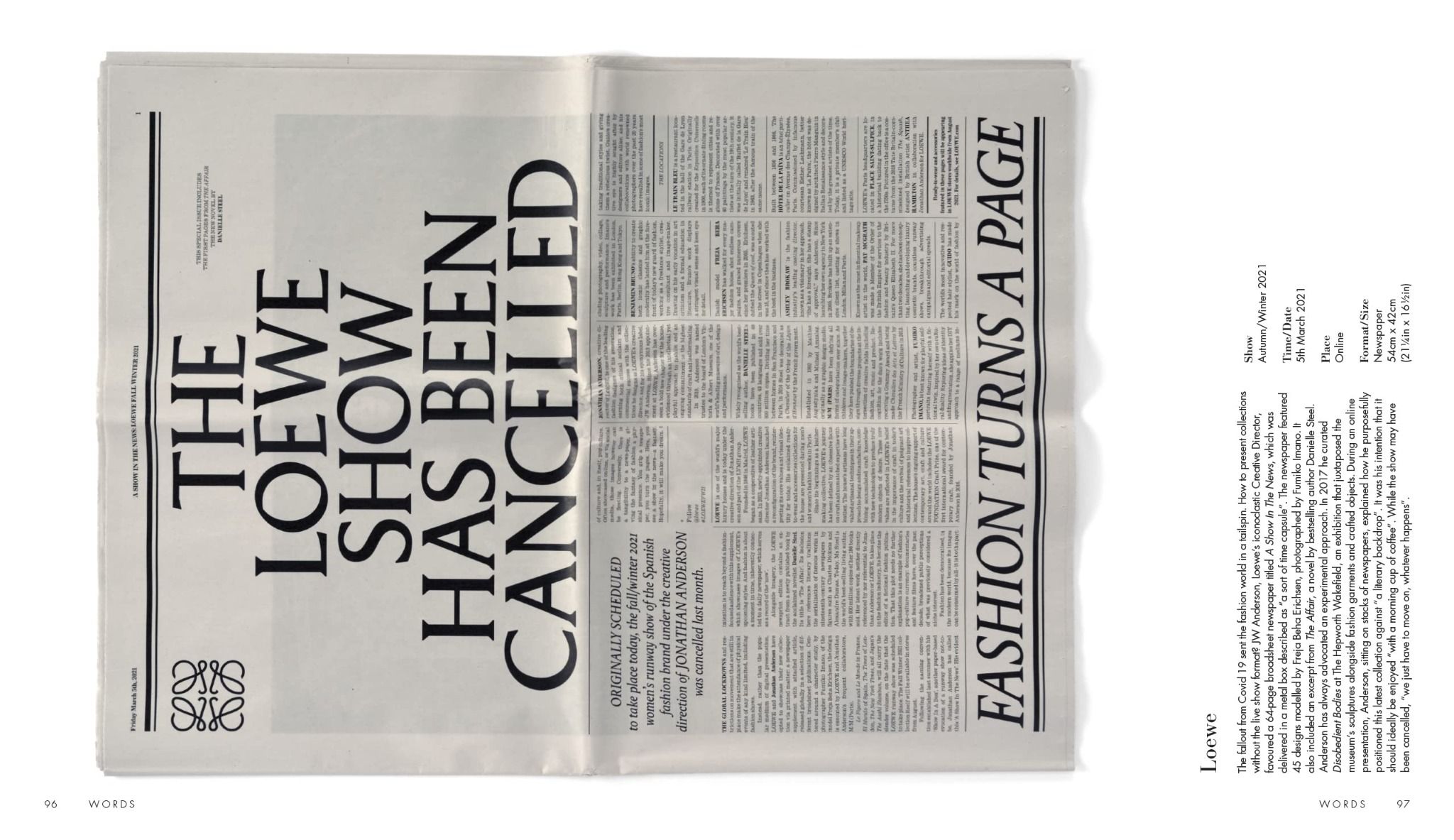 The Fashion Show : The stories, invites and art of 300 landmark shows