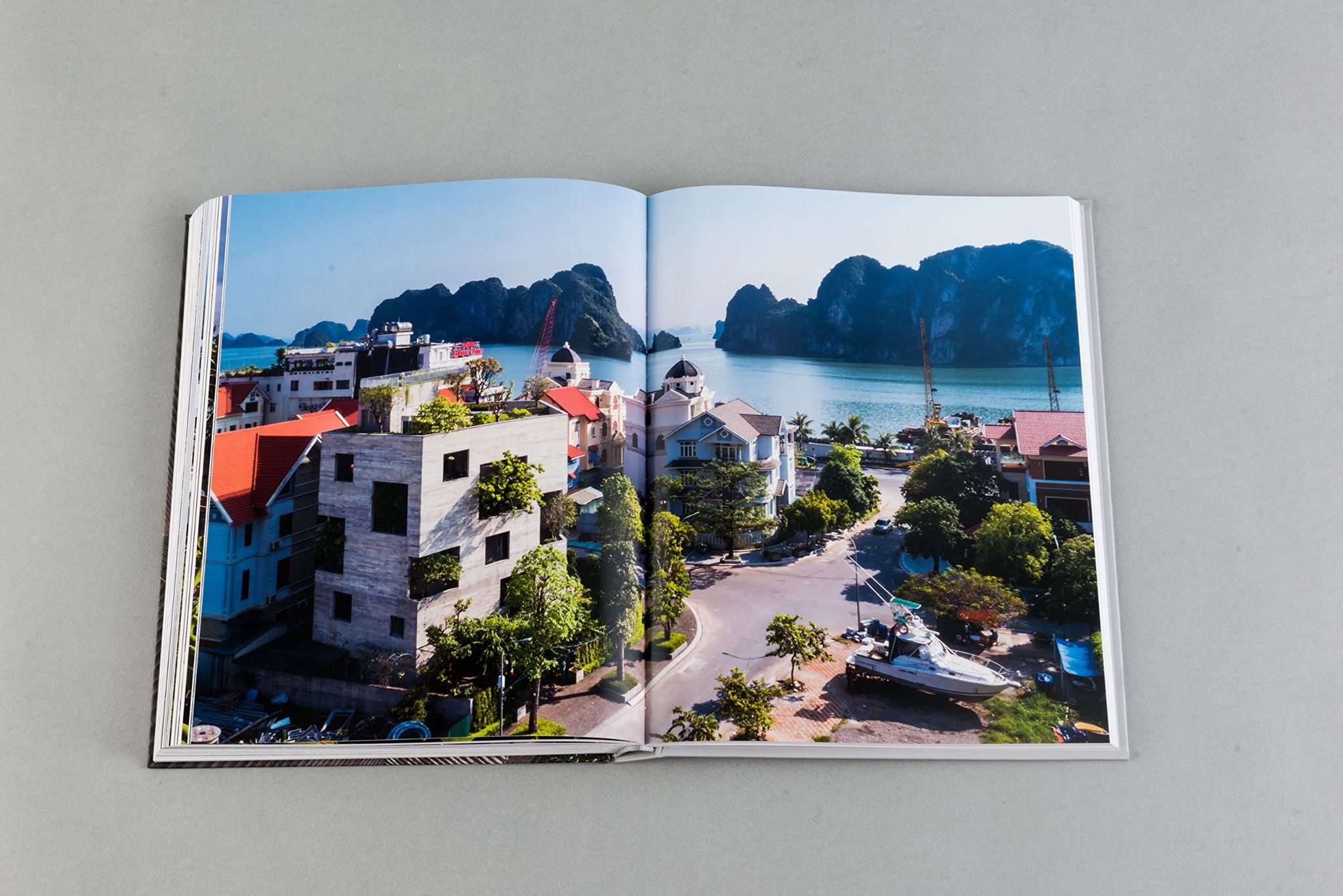 Green Architecture_Oscar Riera Ojeda_9781946226464_Oscar Riera Ojeda Publishers Limited