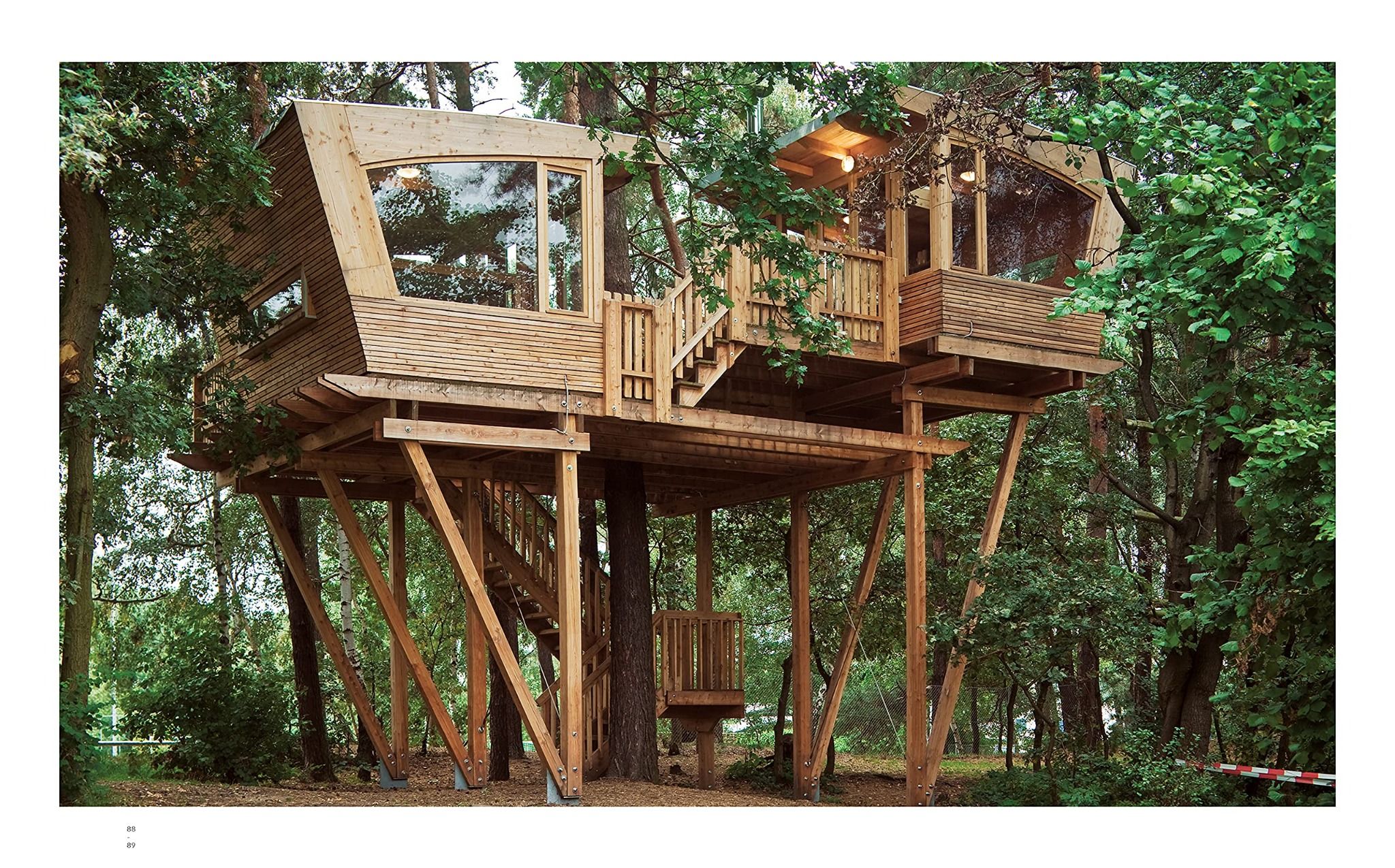 Treehouses and Other Modern Hideaways_Andreas Wenning_9783869227368_DOM Publishers