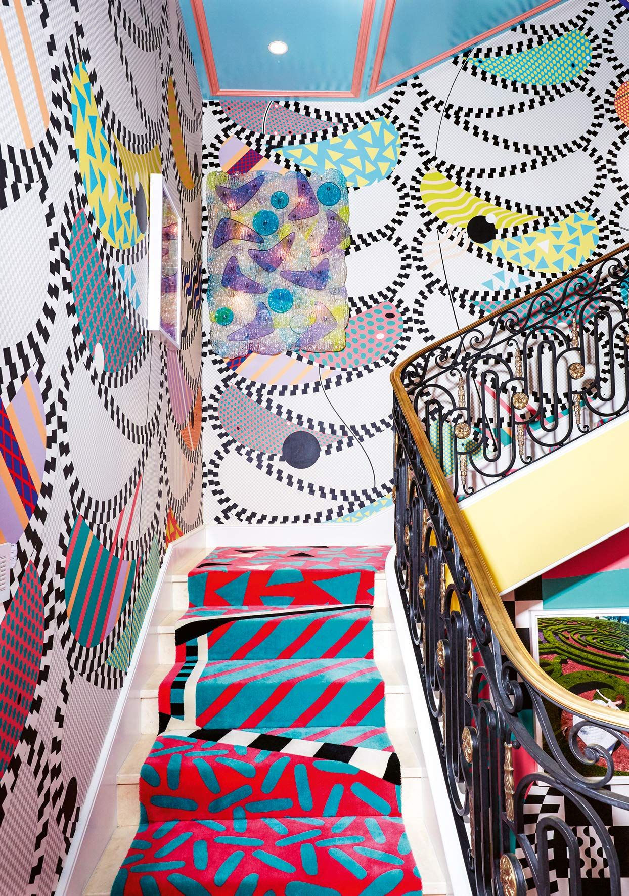  MORE IS MORE : MEMPHIS, MAXIMALISM, AND NEW WAVE DESIGN 