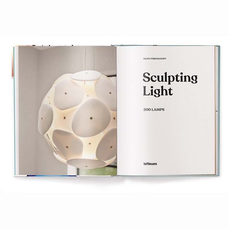 SCULPTING LIGHT: 500 LAMPS