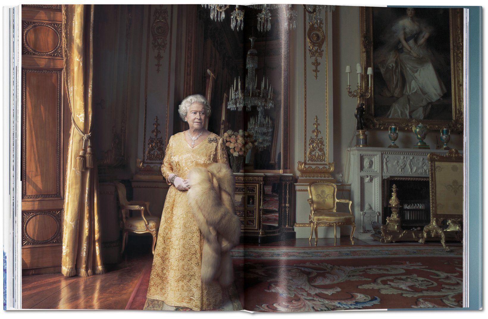 Her Majesty. A Photographic History 1926-Today_Christopher Warwick_9783836584685_Taschen GmbH