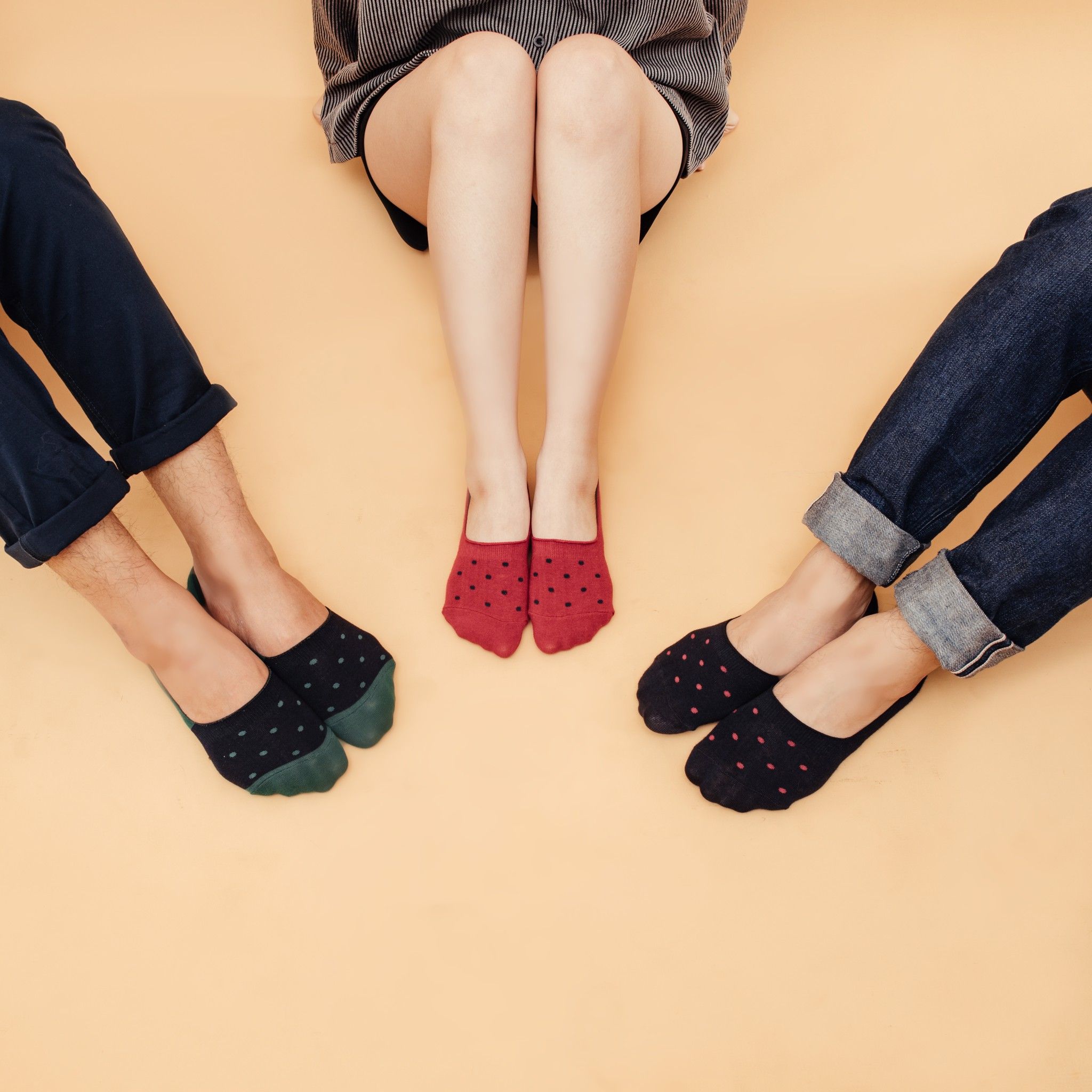 Tất tàng hình Unisex chấm bi đỏ