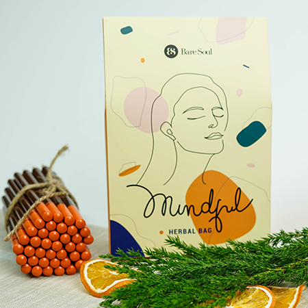 Combo Bánh xà phòng BareSoul Herbal Scrub & Soap giảm mụn và thâm cơ thể 100g + Túi thảo mộc Mindful Herbal Bag
