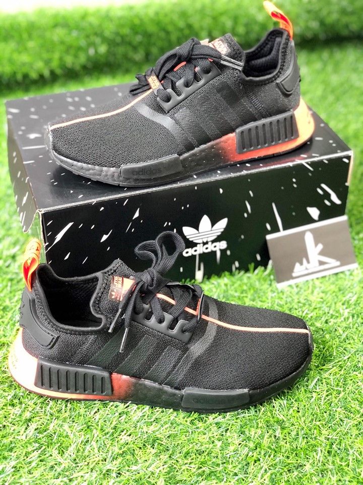  FW2282 - NMD R1 Star Wars Darth Vader 