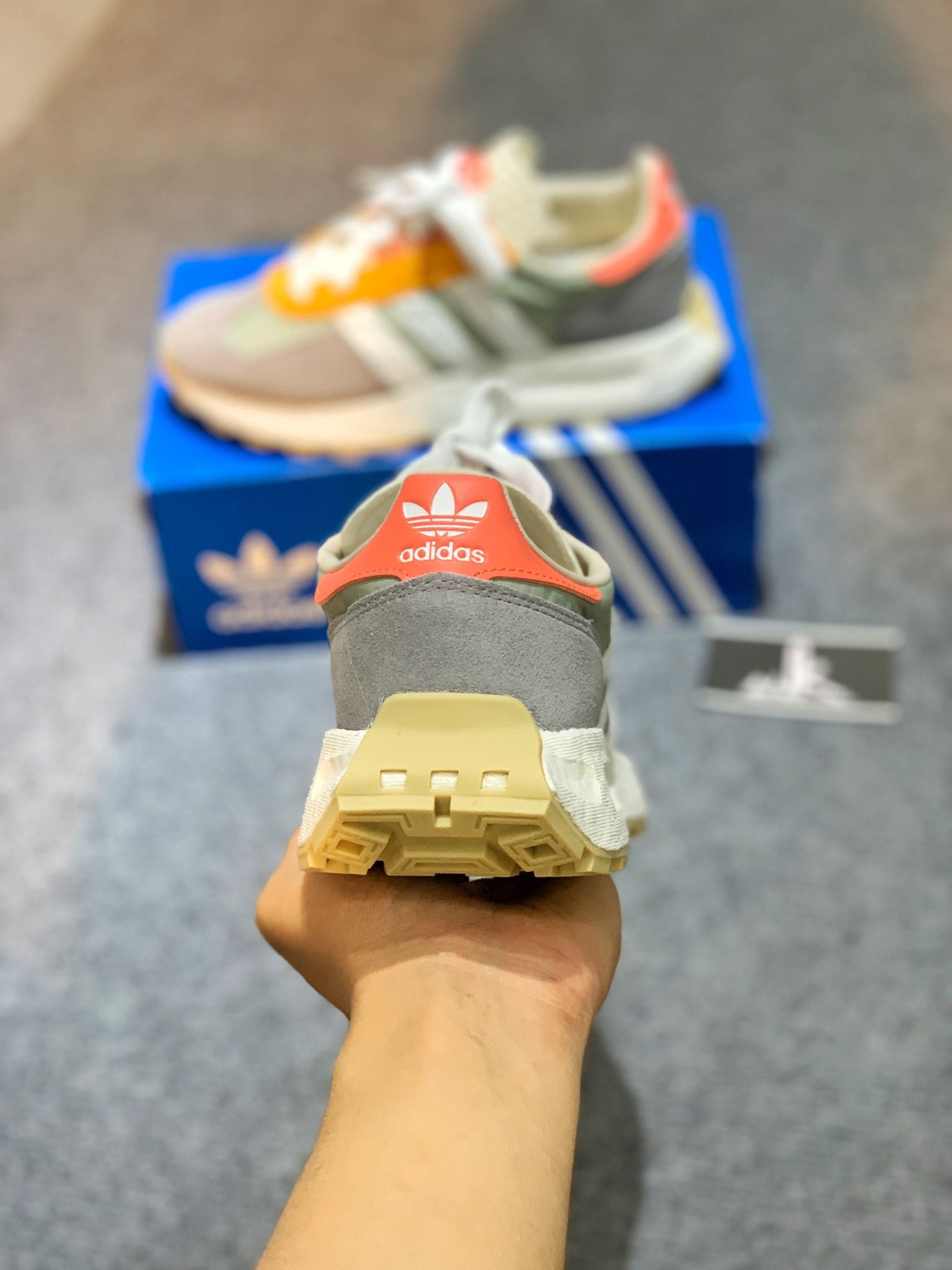GY1033 Retropy E5 Grey Orange