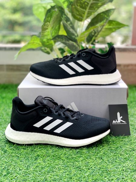  GW4832 PureBoost 21 Black White 