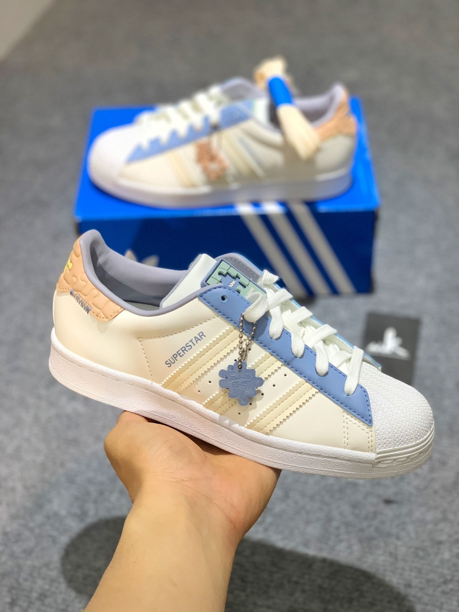 GZ3413 Superstar Off White Ecru Tint