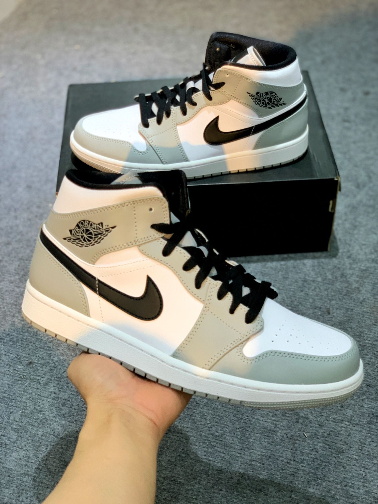  554724-092 Nike Air Jordan 1 Mid Smoke Grey 