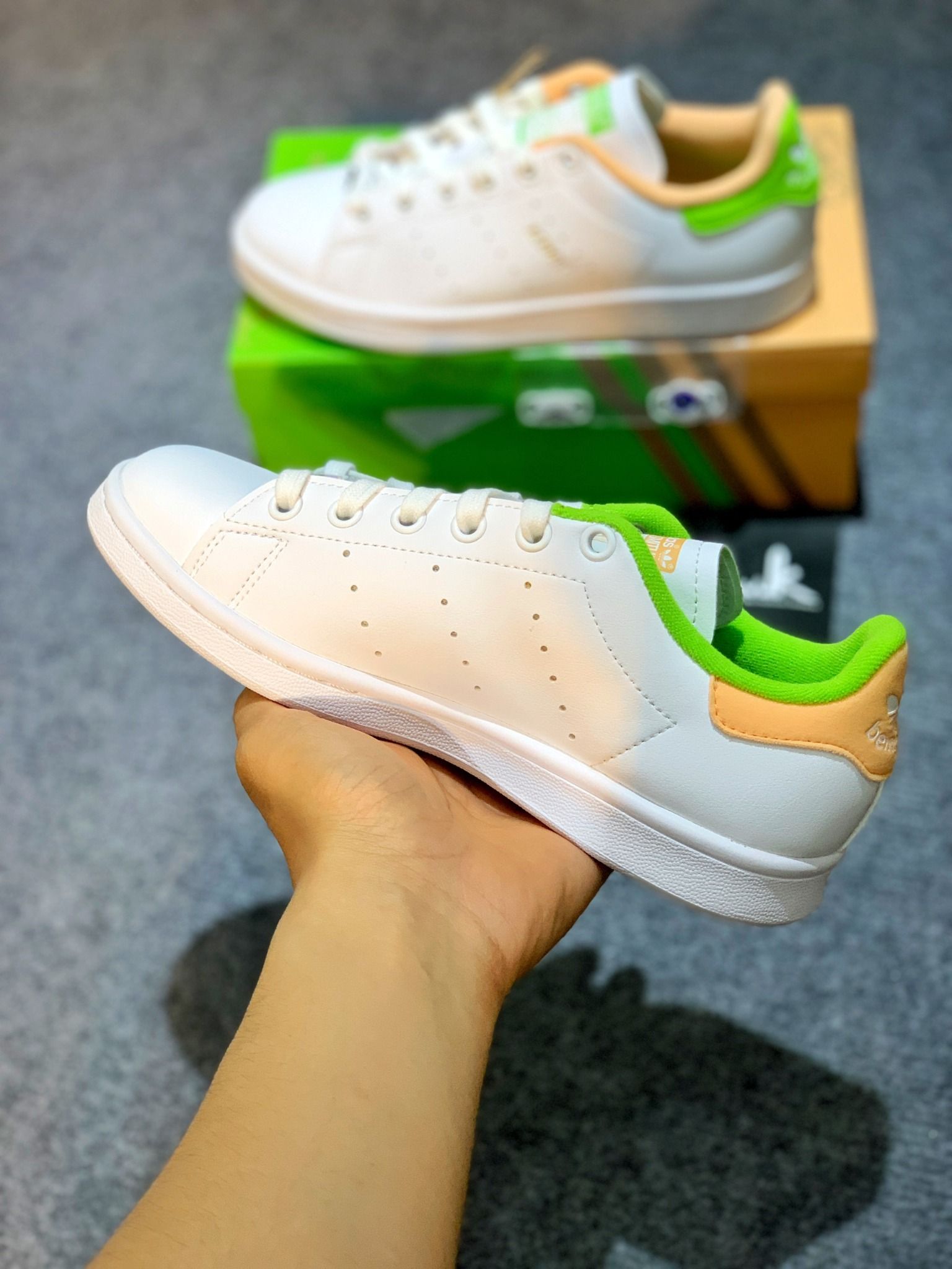GZ5863 Stan Smith x Disney Miss Piggy & Kermit