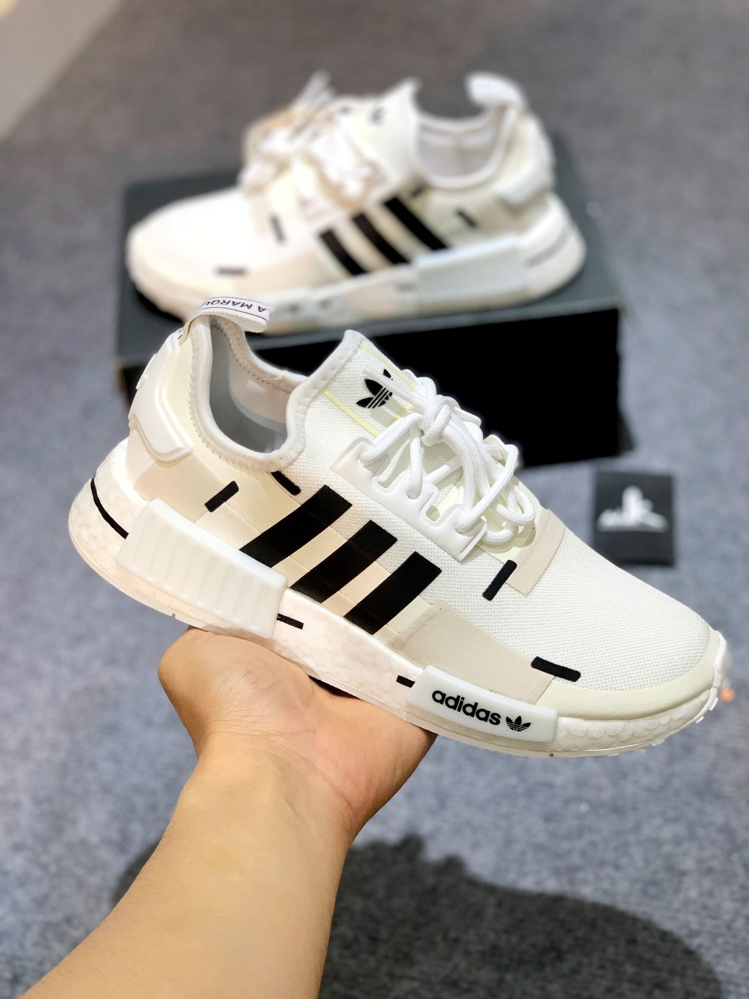  GZ7947 NMD R1 White Carbon 