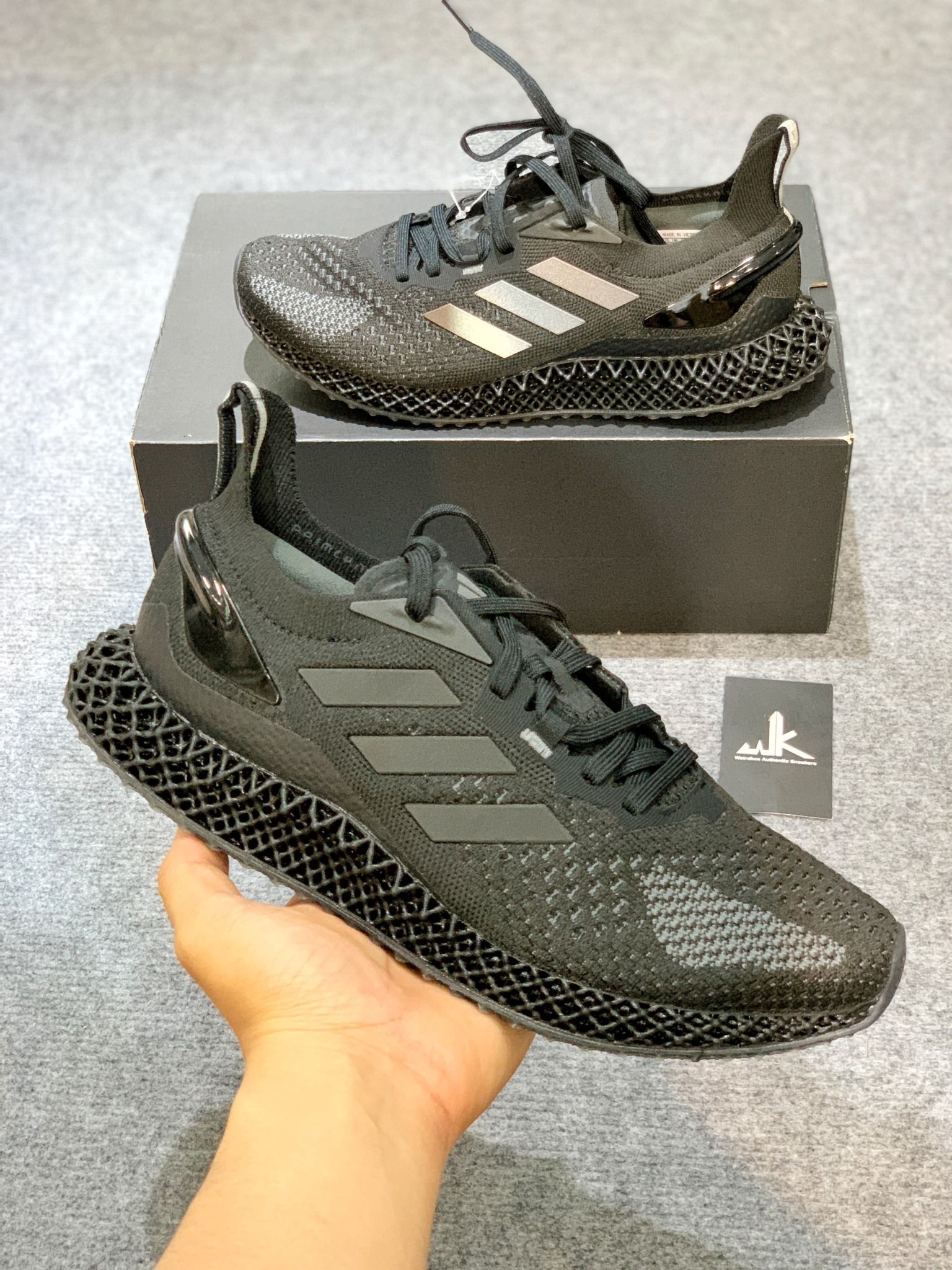  FW7090 X90004D Primeknit Triple Black 