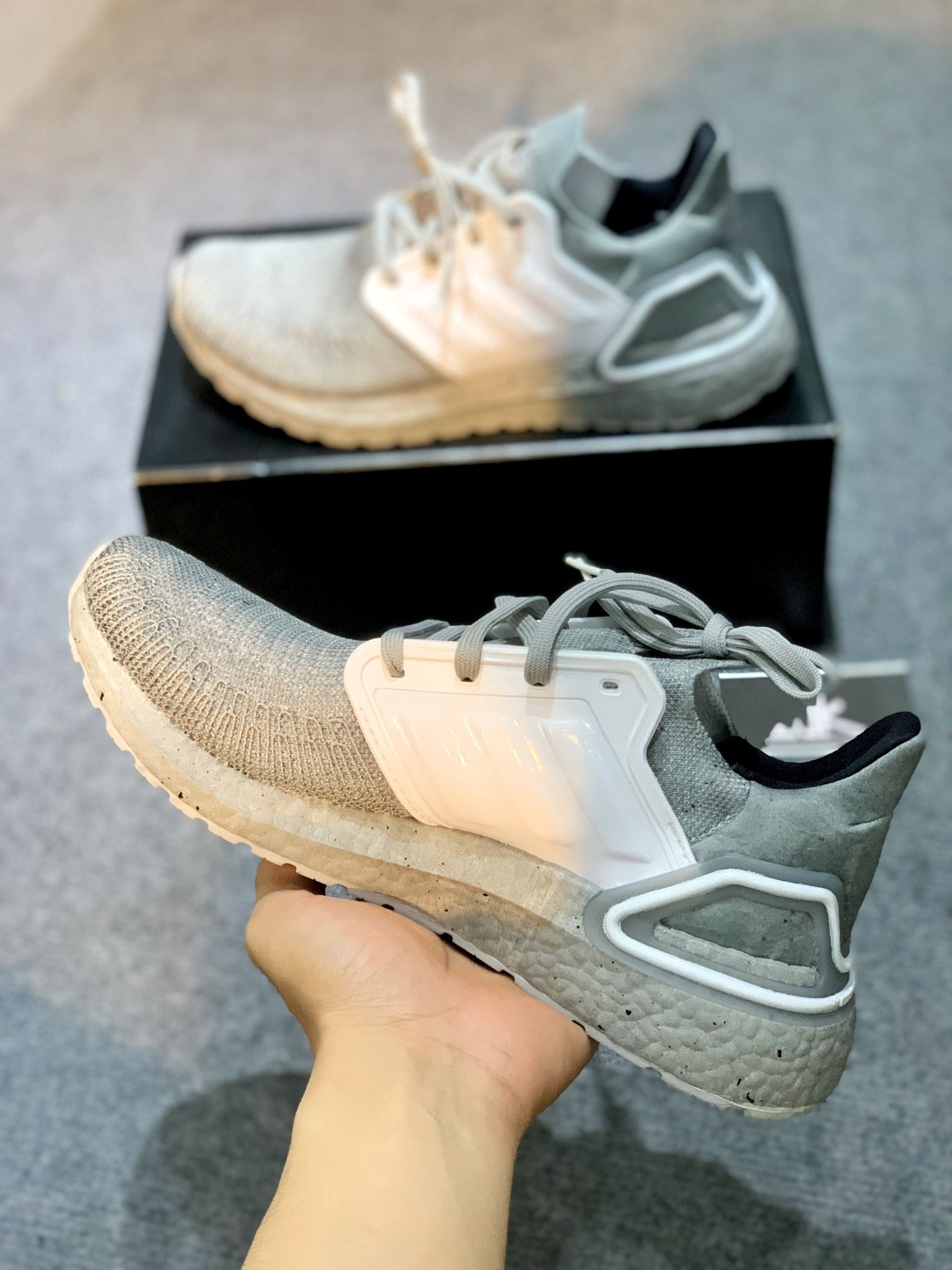 FY0647 Ultraboost 20 x James Bond Grey